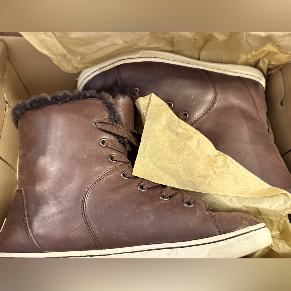 Croft Luxe UGG boots Size 6